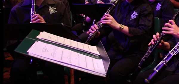 Wind symphony players clarinet